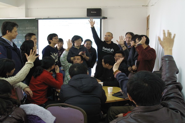 2013年1月15日下午，银杏伙伴投票表决国际交流主题及话题内容